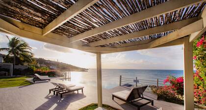 VILLA ĂTONNANTE! VUE IMPRENABLE ET PISCINE INFINITY AVEC ACCĂS DIRECT Ă LA MER