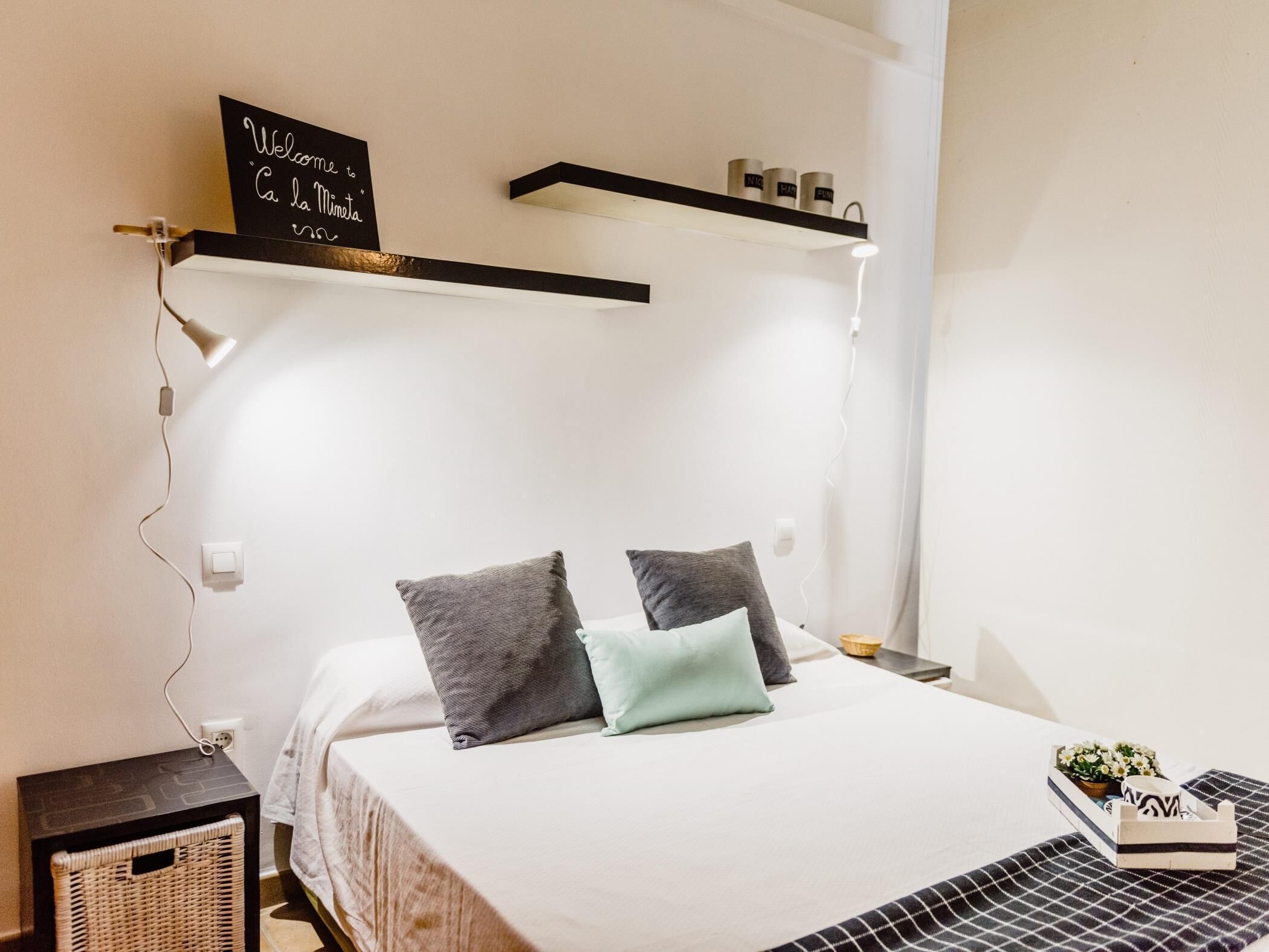 1 chambre, fer et planche à repasser, accès Internet, draps fournis