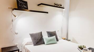 1 chambre, fer et planche à repasser, accès Internet, draps fournis