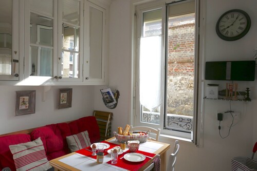 Charming and authentic fisherman's house, downtown and near the beach