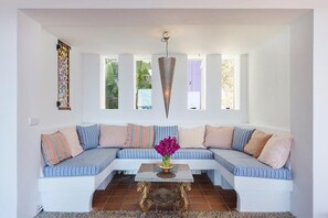 Interior - Front-Line Sea Villa In Mallorca. Up to 6 Guests (Capdepera)