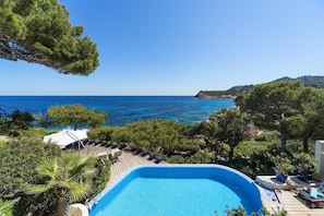 Pool - Front-Line Sea Villa In Mallorca. Up to 6 Guests (Capdepera)