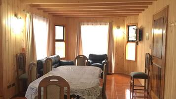 Cabin, 4 Bedrooms, Private Bathroom (8 people) | Private kitchen | Full-size fridge, microwave, oven, stovetop