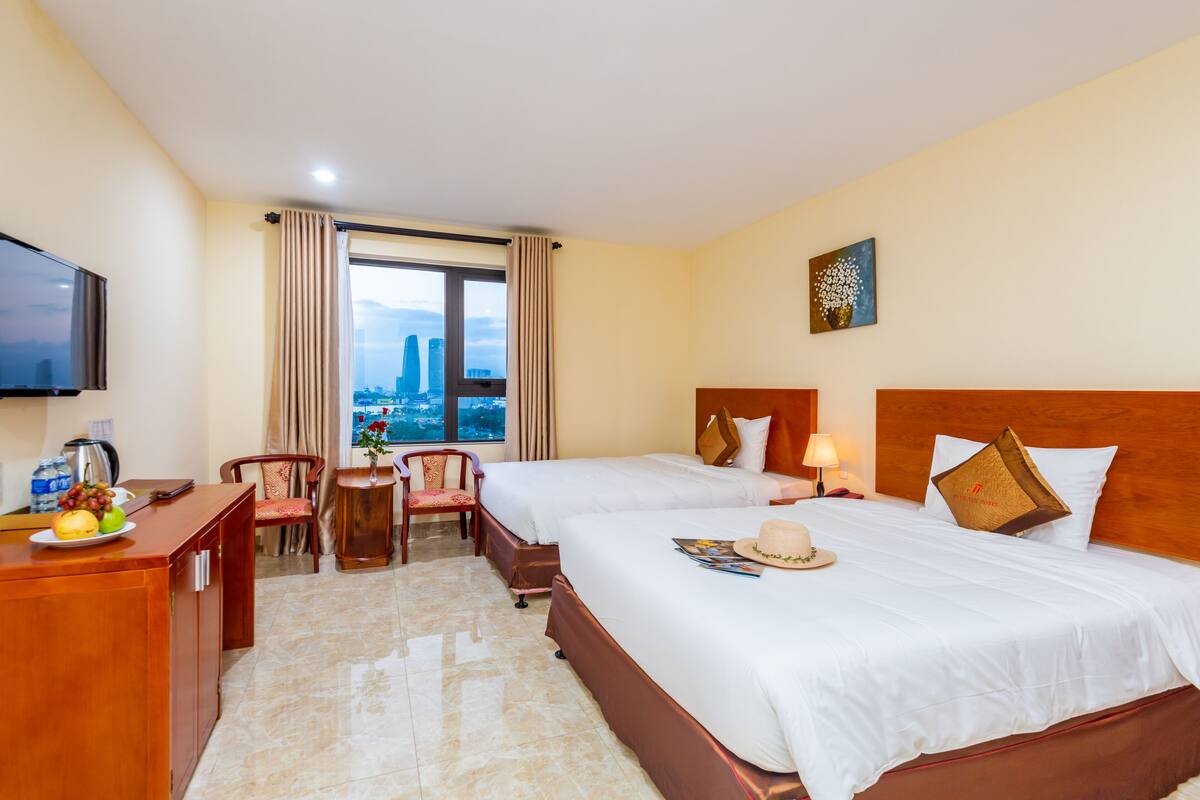 2 bedrooms, Egyptian cotton sheets, premium bedding, minibar
