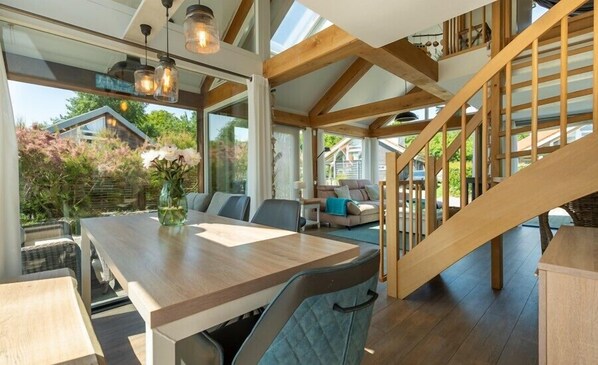 Dining - Zonnedorp 6 holiday villa with modern atmospheric decor (Renesse)