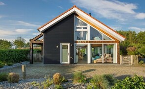 Exterior - Zonnedorp 6 holiday villa with modern atmospheric decor (Renesse)