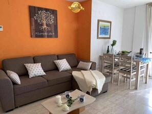 TV - OFFER PENTHOUSE GRAND Solarium PRIVATE, CONDITIONED, POOL, VERY QUIET, WIFI (Salou)