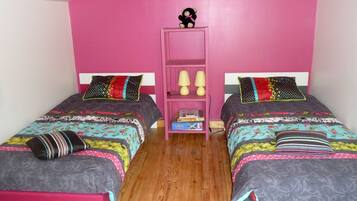 2 dormitorios, tabla de planchar con plancha, wifi gratis y ropa de cama