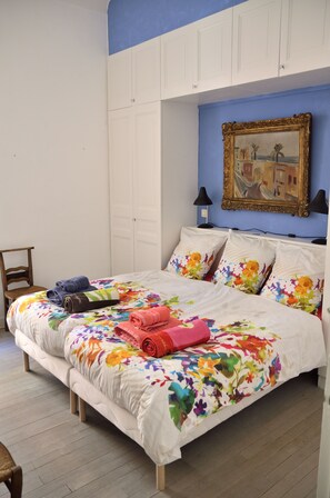 3 bedrooms, iron/ironing board, travel crib, free WiFi