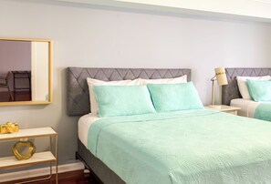 1 slaapkamer, een bureau, een strijkplank/strijkijzer, gratis wifi