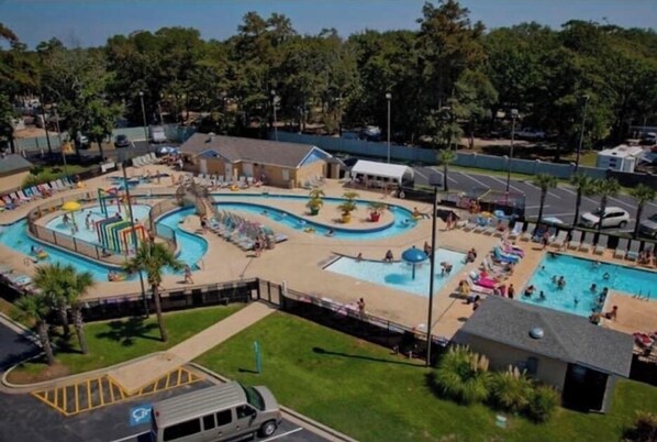 屋内プール、屋外プール