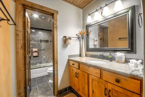 Towels - Premium Location near the base | A/C | 2 Decks | Steps to Gondola! (Steamboat Springs)