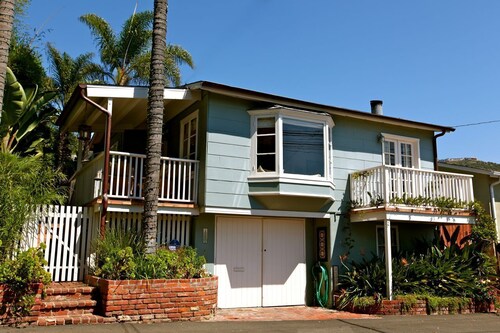 Short walk to the beach 