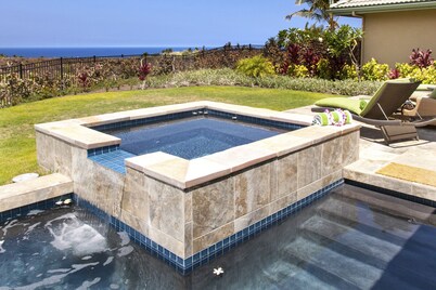 BIG ISLAND PARADISE-private lanai -pool/spa/low golf rates/access to #1 beaches 