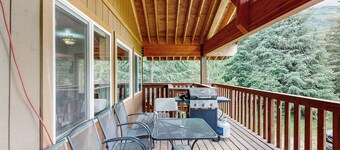 Hundvänlig stuga m / bubbelbadkar och lugnt läge, nära havet