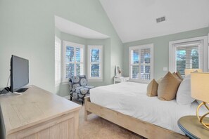 3 bedrooms, iron/ironing board, free WiFi