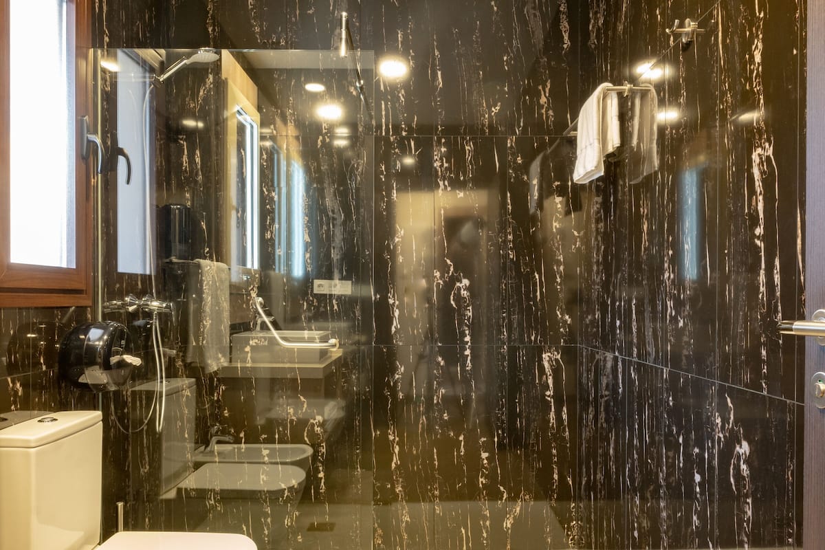 twin room, terrace | bathroom | designer toiletries, hair dryer, bidet, towels