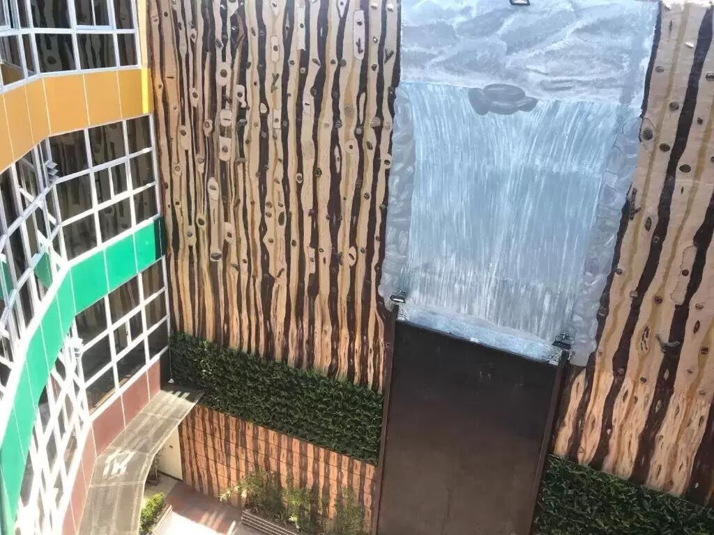 shower, free toiletries, hair dryer, slippers