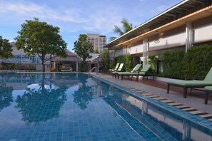 Outdoor pool - The Tamnan Pattaya Hotel & Resort (Pattaya)