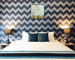 Premium bedding, blackout curtains, iron/ironing board, bed sheets - The Tamnan Pattaya Hotel & Resort (Pattaya)