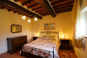 10 Schlafzimmer, Bügeleisen/Bügelbrett, WLAN