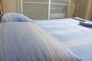 Apartment, 2 Bedrooms | 2 bedrooms, desk, free WiFi, bed sheets - Nice Apartment in an English Style Building On the First Floor, With air Conditioning, Wifi and Sewing (Bologna)