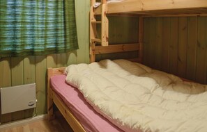 4 Schlafzimmer, Reisekinderbett