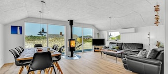 Awesome home in Hvide Sande with WiFi