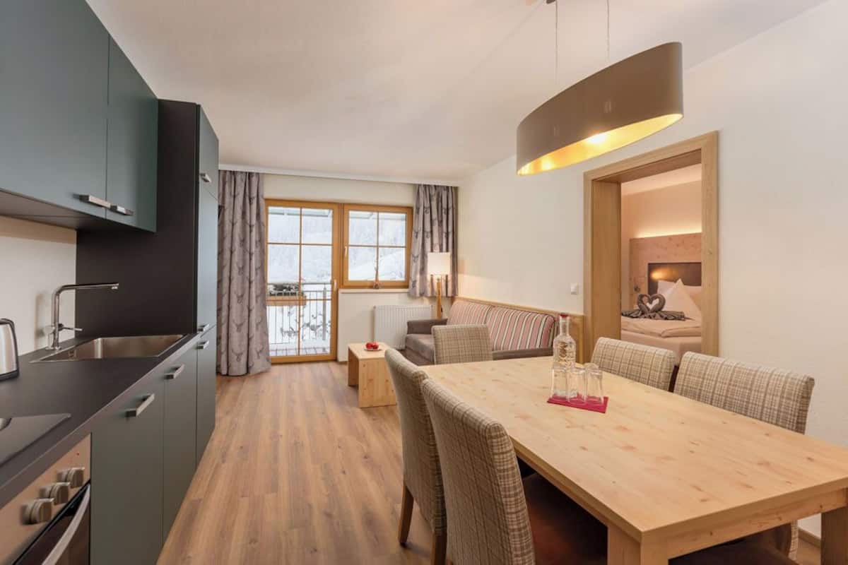 Apartment, 2 Bedrooms, Balcony, Mountain View | Einkaeldhús | Barnastóll