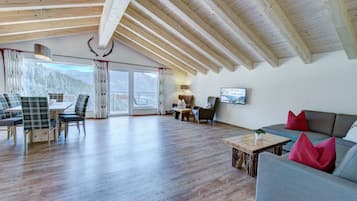 Appartement (Seeblick Zirbe 110 - incl Summer Card) | Coin séjour | Jouets