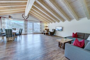 Apartment (Seeblick Zirbe 110 - incl Summer Card) | Living area
