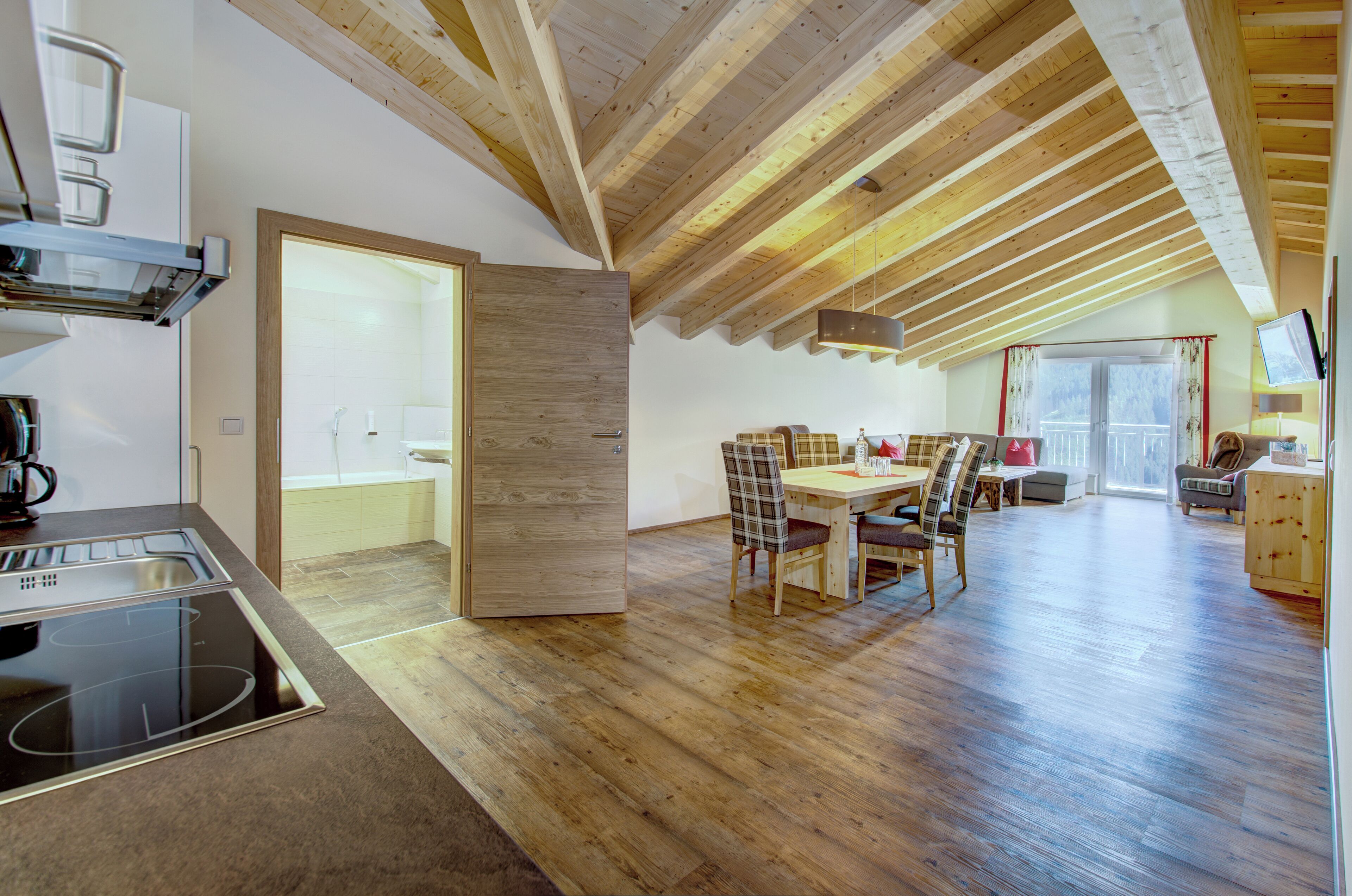 Hypo-allergenic bedding, in-room safe, soundproofing, free WiFi