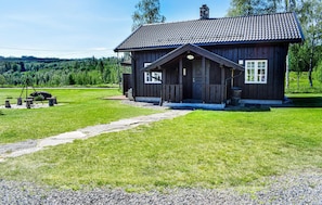 Exterior - Stunning home in Austmarka with lake view (Austmarka)