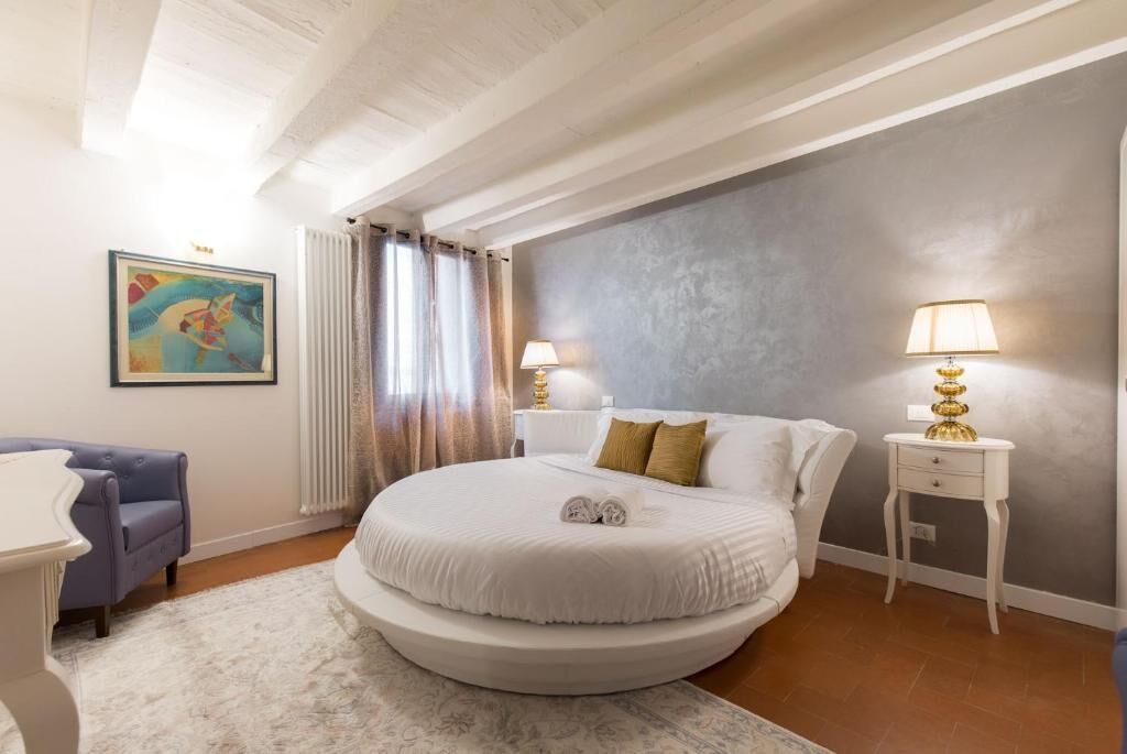 Deluxe Apartment | Egyptian cotton sheets, premium bedding, down comforters