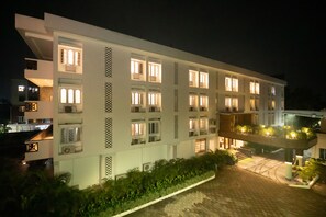 Front of property - The Cindrella Hotel (Jalpaiguri)