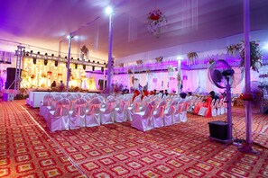 Khu tổ chức tiệc cưới ngoài trời
