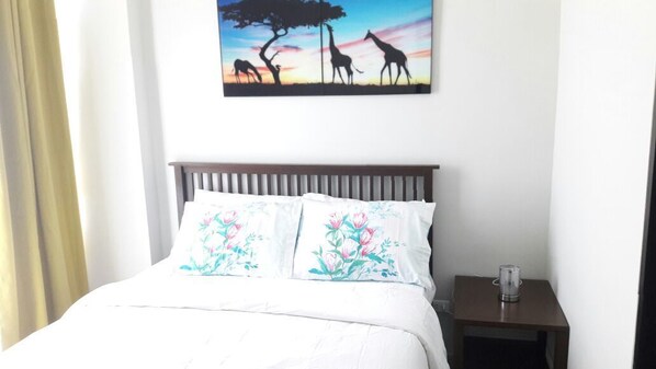1 bedroom, premium bedding, desk, free WiFi