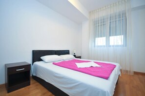 Ropa de cama de alta calidad y escritorio 
