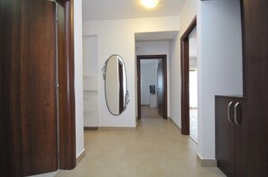 Deluxe Apartment, 3 Bedrooms, City View (4) | Room amenity