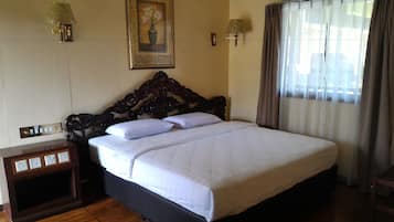 Deluxe Double Room, 1 Queen Bed, Mountain View, Ground Floor | Desk, iron/ironing board, free WiFi, bed sheets