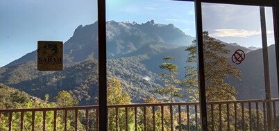 Wayn Zen Rose Cabin