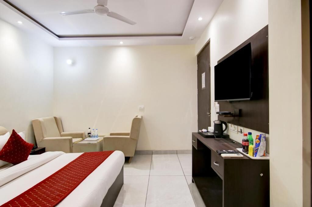 Photo - Hotel De Hocks Deluxe - New Delhi Railway Station