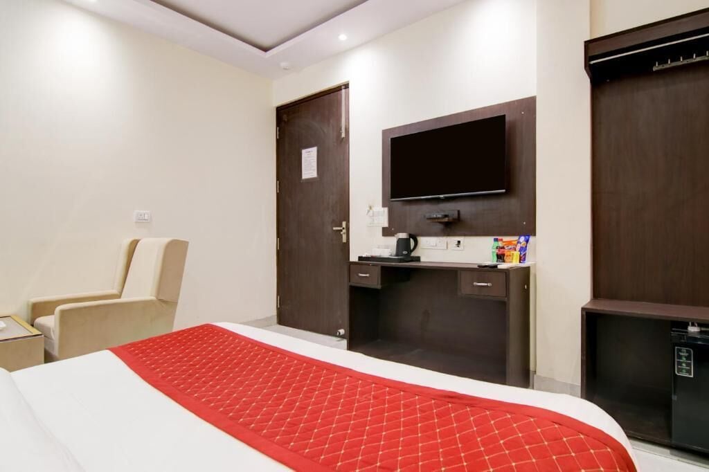 Photo - Hotel De Hocks Deluxe - New Delhi Railway Station