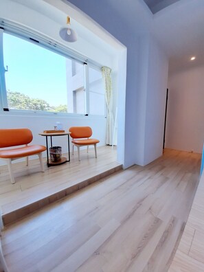 Elite Quadruple Room, 1 Bedroom, Non Smoking, Mountain View | Rollaway beds, free WiFi, bed sheets