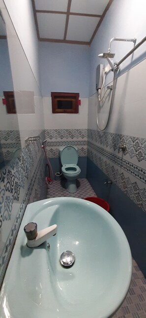 Habitación doble de lujo, 1 cama Queen size | Baño | Regadera