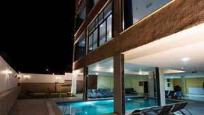 Outdoor pool - Tetra Tree Hotel (Wadi Musa)