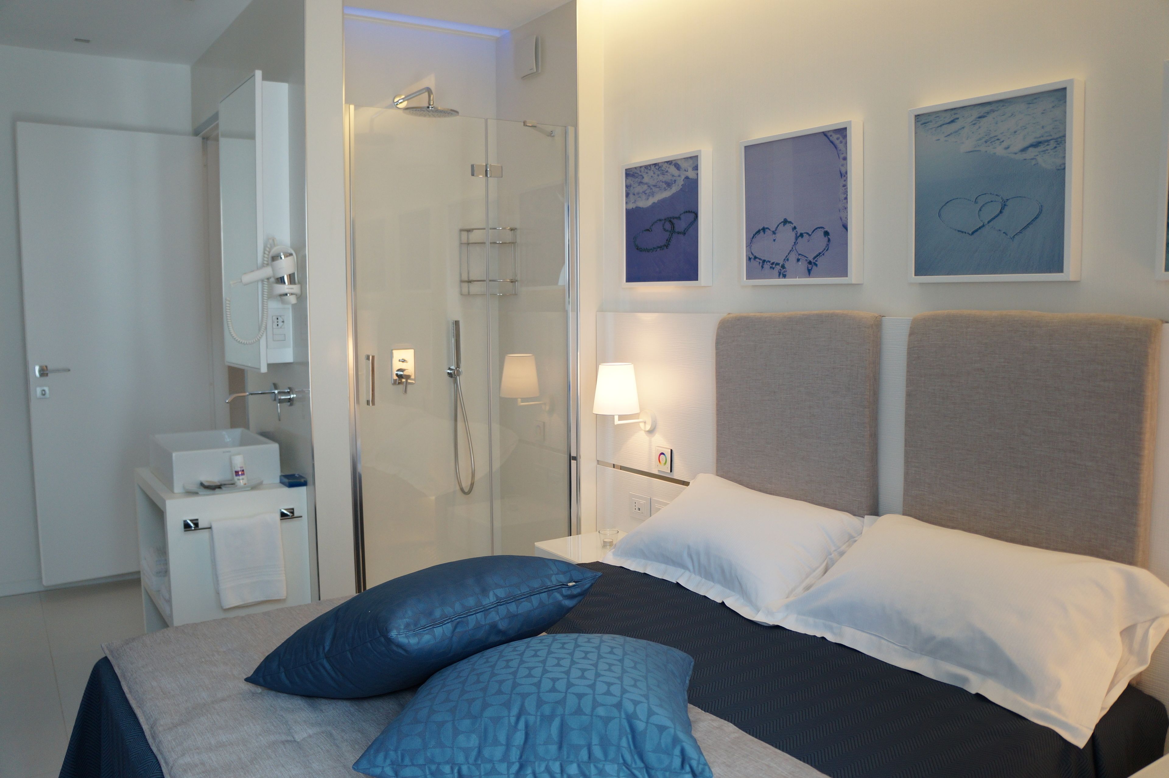 Premium bedding, down duvets, minibar, in-room safe