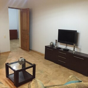 Comfort appartement, 2 slaapkamers, koelkast en magnetron | 1 slaapkamer, een bureau, een strijkplank/strijkijzer, gratis wifi