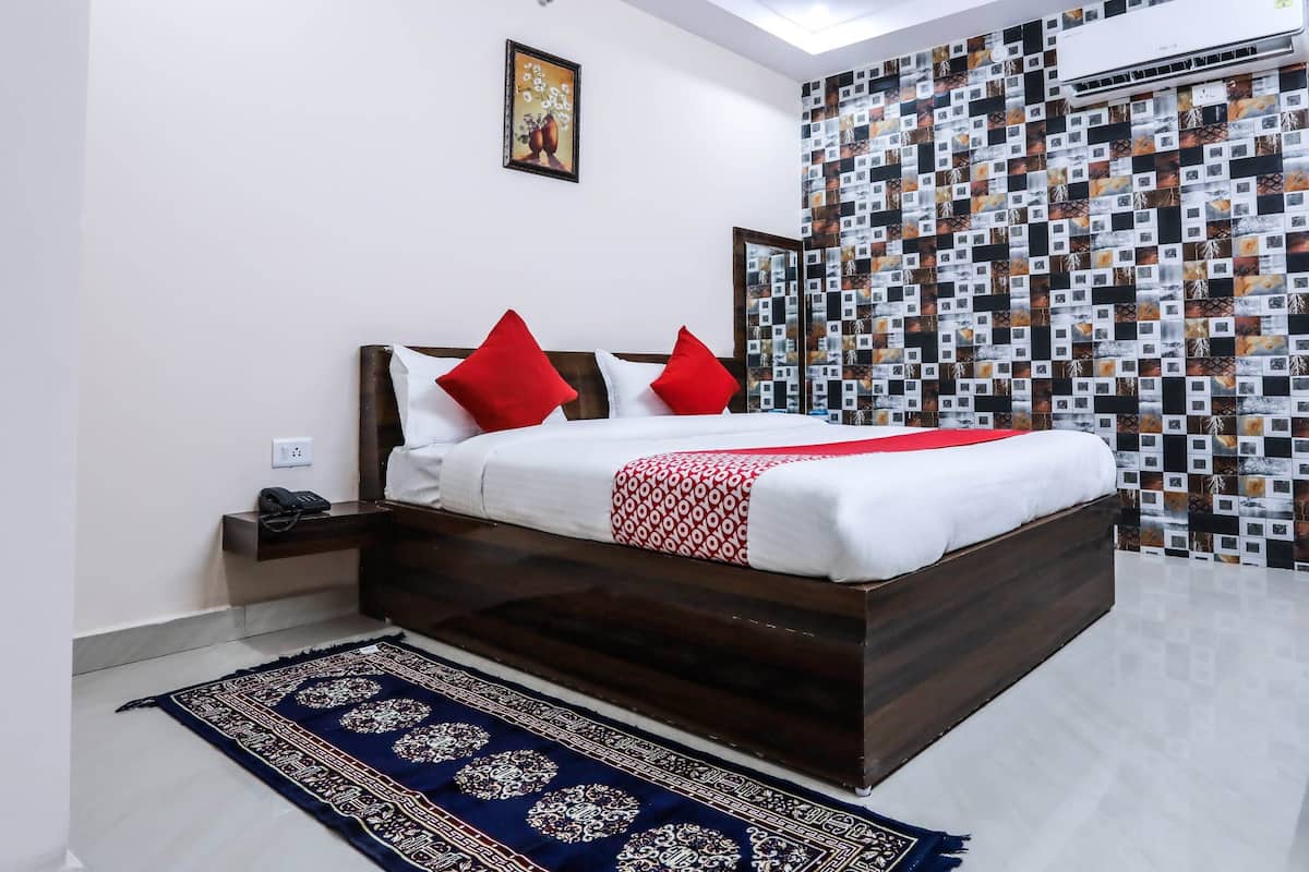 Camera Deluxe con letto matrimoniale o 2 letti singoli, 1 letto queen | Wi-Fi gratuito, lenzuola