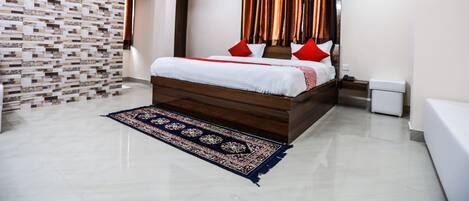 Standard Double or Twin Room, Non Smoking | Free WiFi, bed sheets